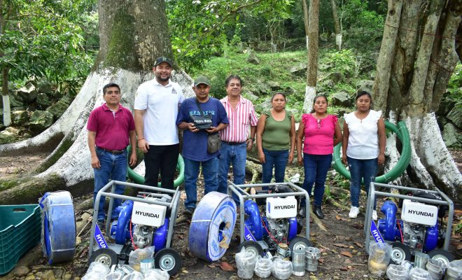 Roberto San Román Solana entrega apoyos gestionados ante SEDARPA para mitigar los efectos de la sequía