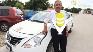 Taxista devuelve 300 mil pesos olvidados por un adulto mayor y recibe reconocimiento