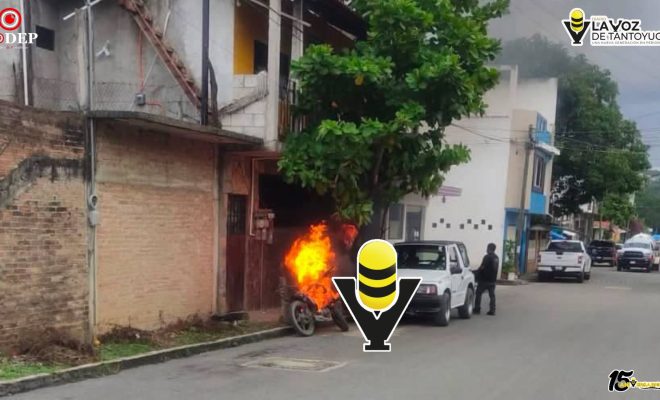 Incendio de motocicleta moviliza a cuerpos de emergencia en Huejutla