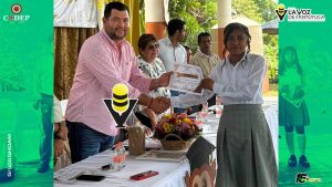 Regidor José Alfredo Ruiz León apadrina generación de la Telesecundaria Emiliano Zapata, en Tantoyuca