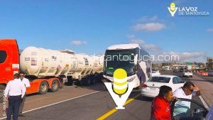 Dos lesionados deja choque de Futura contra un vehículo 