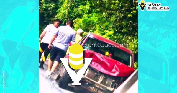 Vehiculo cae a hoyanco en la Alazán - Canoas; familia resultó ilesa