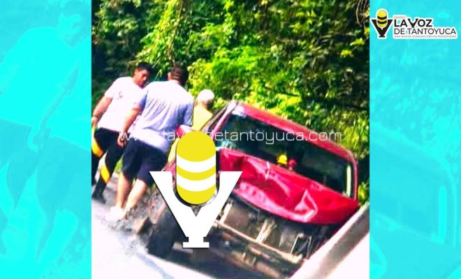 Vehiculo cae a hoyanco en la Alazán - Canoas; familia resultó ilesa