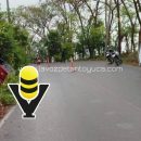 Conductor pierden el control y termina en cuneta en Chicontepec