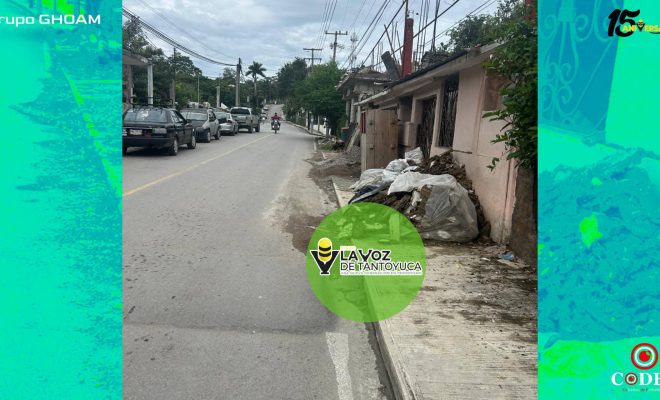 Vecino de la Colonia Santa Fe invade calle con escombros y genera riesgos