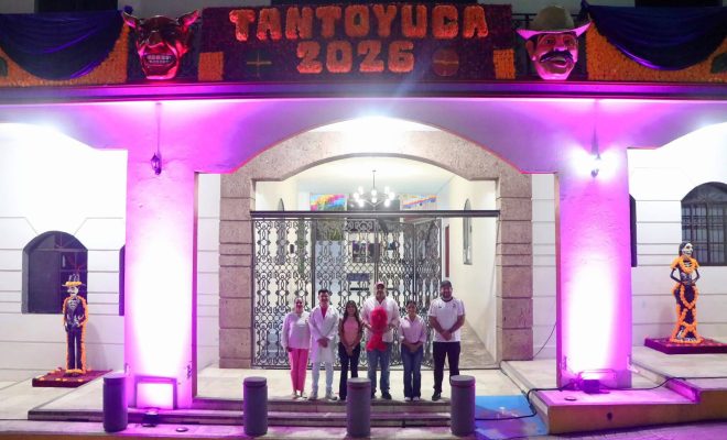 Ayuntamiento de Tantoyuca se pinta de rosa para promover la prevención del cáncer de mama