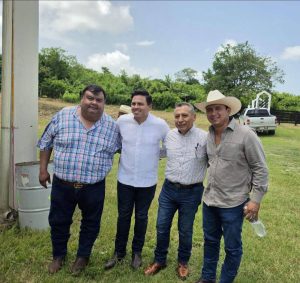 Alcalde de Ixcatepec destaca respaldo de Rocío Nahle al sector ganadero