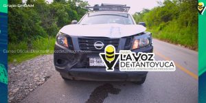 Despistado automovilista choca por alcance contra tractocamión 
