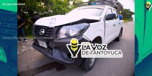 Despistado automovilista choca por alcance contra tractocamión 