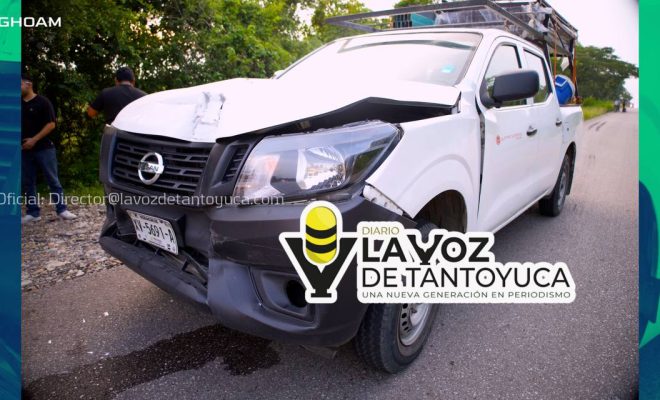 Despistado automovilista choca por alcance contra tractocamión