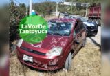 Vuelca auto compacto sobre el bulevar central