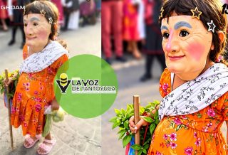 Pequeña participante cautiva miradas durante el arranque del Xantolo 2026 en Tantoyuca