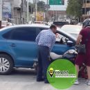 Choque entre motocicleta y automóvil genera movilización policial en Huejutla