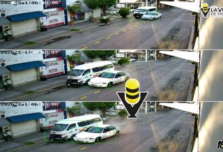 Automovilista provoca aparatoso accidente; colectivo se impacta contra un árbol en Pachuca