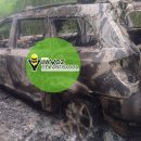 Hallan camioneta de lujo calcinada en una brecha de Ixcatepec