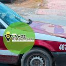 Cofre de taxi se abre en plena carretera y está a punto de provocar un accidente en Tantoyuca