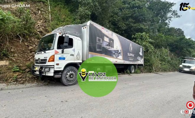 Camión se queda sin frenos en Zontecomatlán; estuvo a punto de provocar una tragedia