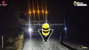 Abandonan tráiler con impactos de bala en la Alazán- Canoas, en Tempoal