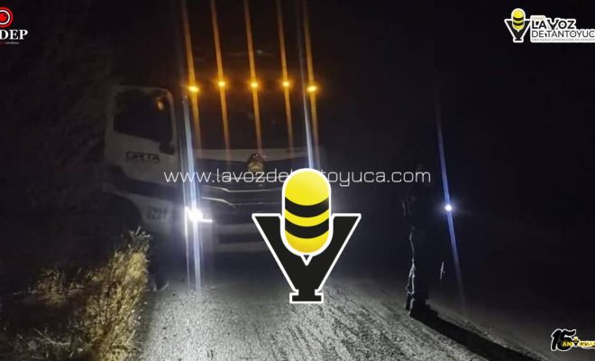 Abandonan tráiler con impactos de bala en la Alazán- Canoas, en Tempoal