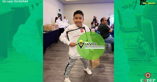 Niño de Chalma destaca en el Parlamento Infantil celebrado en Xalapa