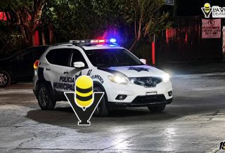 Hallan cadáver en descomposición en vía federal, en Atlapexco