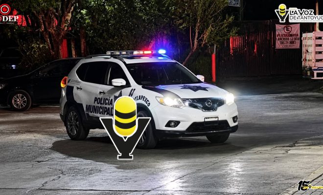 Hallan cadáver en descomposición en vía federal, en Atlapexco