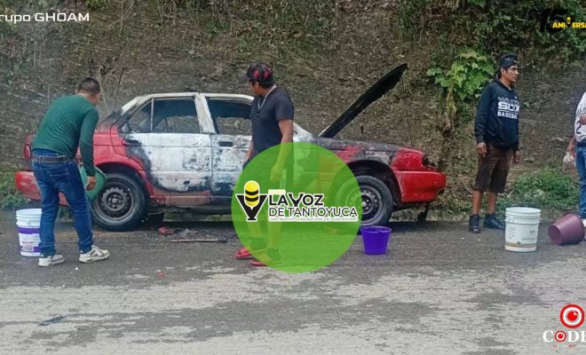 Presunto cortocircuito provoca incendio de un vehículo en Zontecomatlán