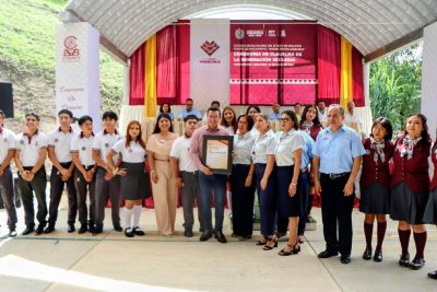 Diputado Facundo Fernández de la Cruz apadrina a la generación del COBAEV 22 en Chicontepec