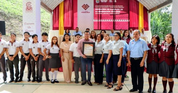 Diputado Facundo Fernández de la Cruz apadrina a la generación del COBAEV 22 en Chicontepec
