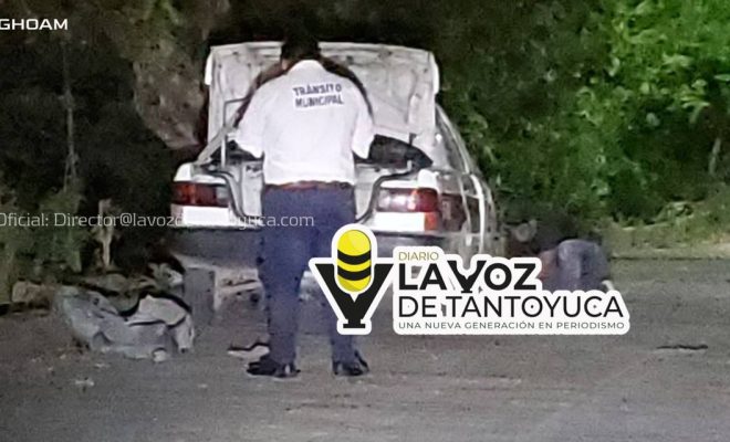 Ebrio impacta taxi y huye
