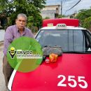 Taxista de Papantla demuestra honestidad al buscar a pasajero que olvidó sus pertenencias