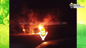 Se incendia vehículo en la Álamo - Tamazunchale