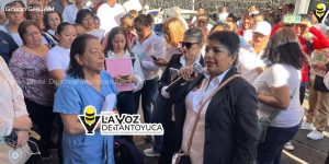 Protestan trabajadores del sector salud afuera del Hospital Civil 