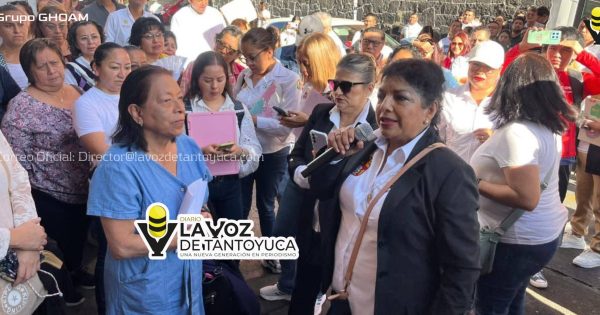 Protestan trabajadores del sector salud afuera del Hospital Civil