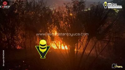 Controlan incendio en predio particular en la Colonia Loma del Ciervo en Tantoyuca