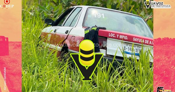 Taxi de Sayula de Alemán se sale de la carretera Las Matas.