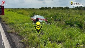 Taxi de Sayula de Alemán se sale de la carretera Las Matas. 
