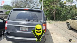 Choque entre taxi y camioneta deja solo daños materiales en Tantoyuca