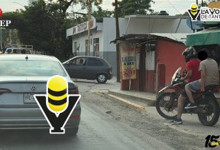Motociclistas salen ilesos tras choque con automóvil en la carretera municipalizada de Tantoyuca