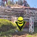 Vuelca camioneta con equipo musical en camino vecinal