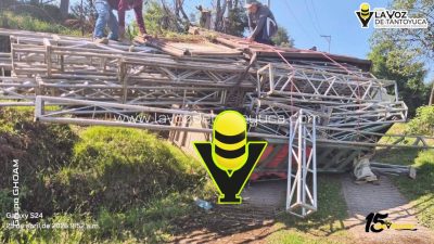 Vuelca camioneta con equipo musical en camino vecinal