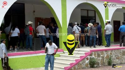 Toman presidencia de Chiconamel y llaman “mentirosa” a la alcaldesa