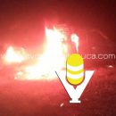 Camioneta queda reducida a cenizas tras incendio