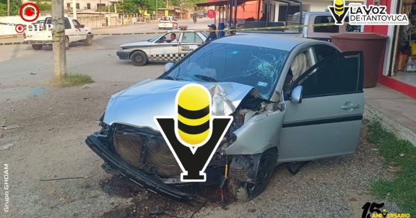 Accidente vehicular deja un joven lesionado y daños a infraestructura en Tempoal