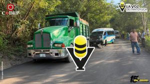 Combi del transporte público choca por alcance en la Álamo - Tamazunchale