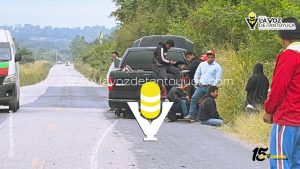 Camioneta por poco y vuelca tras falla mecánica 