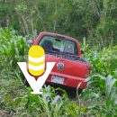 Vehículo termina fuera de la carretera en Benito Juárez