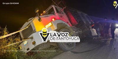 Camión a punto estuvo de volcar en carretera federal