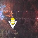 Camión cargado de pollos vuelca en la Alazán - Canoas