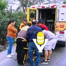 Auxilian a adulto mayor tras ser impactado por un motociclista